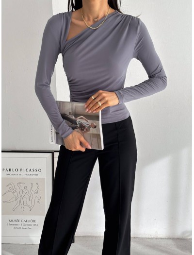 Önü V Dekolte Detaylı Gri Bluz