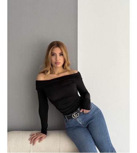 Madonna Yaka Siyah Bluz